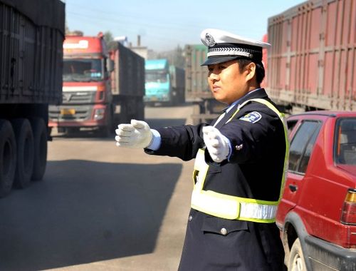 晋陕交界公路疏通一天后再次大规模堵车(图)