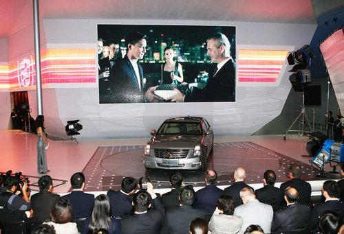 甄子丹/兽兽领衔 8大娱乐名人亮相广州车展(5)