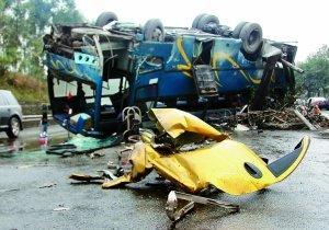 广渝高速黄麻渡段 大客车侧翻2死20余伤