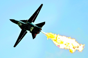 飞机失事?喷火表演!