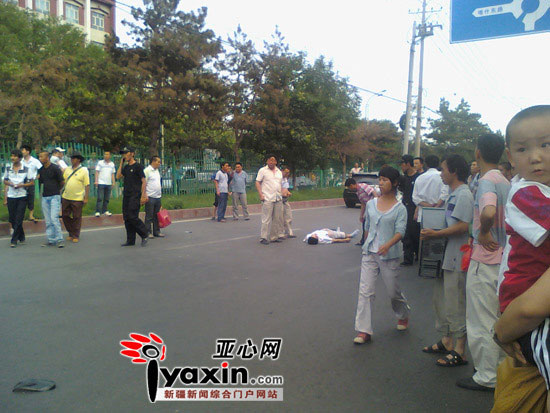 车祸现场  亚心网记者 陆文婷 摄