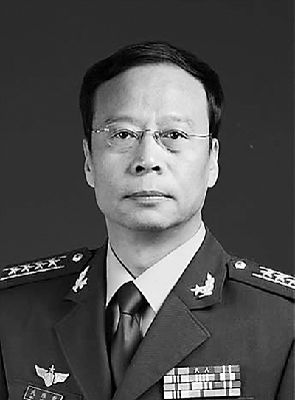 武维新，空军大校，空军装备研究院某航空所所长、高级工程师。中国航空学会常务理事、维修工程专业委员会主任委员。长期从事航空装备使用、维修技术研究和管理工作。曾获国家科技进步奖2项，军队科技进步奖6项，荣立二等功3次、三等功2次，出版专著3部。