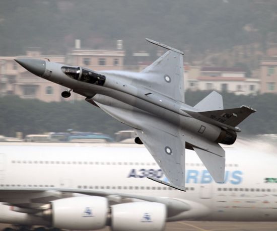 资料图：巴基斯坦空军装备的枭龙轻型战斗机